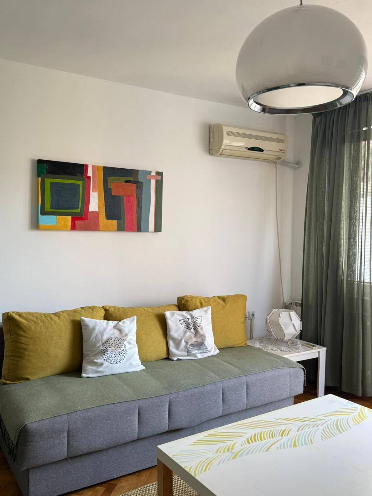 Cosy Apartment In The Heart Of Skopje Exterior photo